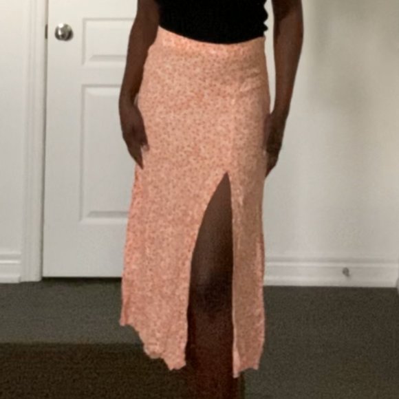 Floral Midi skirt with Thigh High Slit - Picture 2 of 4